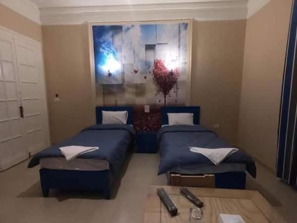 Midas Hotel *